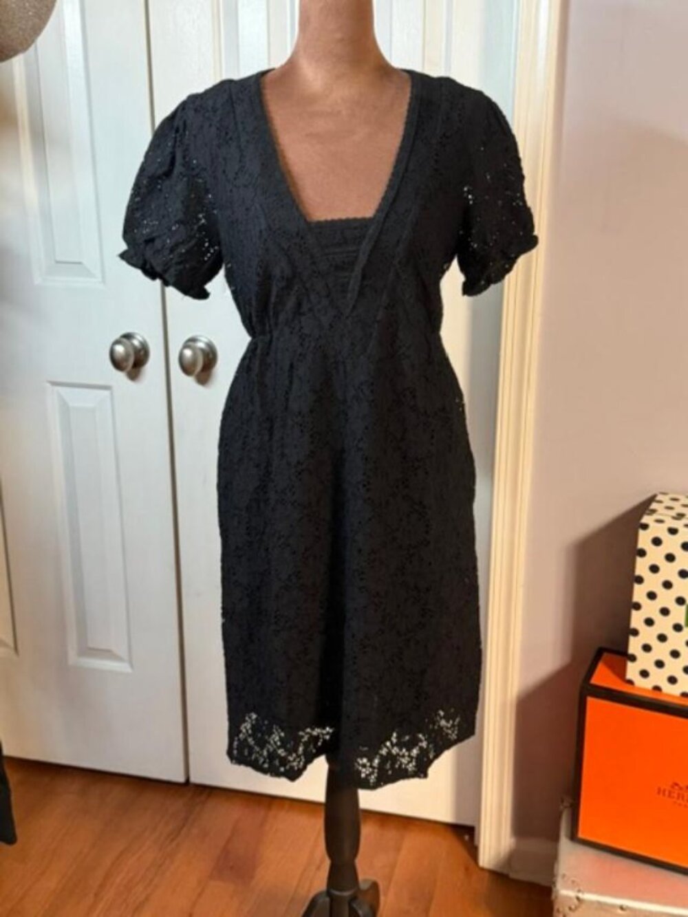 Laundry by Shelli Segal Black Lace V Neck A Line Dress Size 6